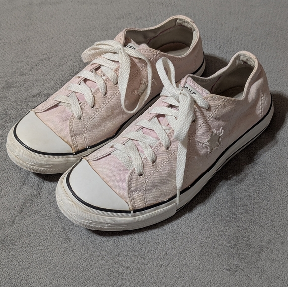 Converse Shoes - Baby Pink Converse One Star